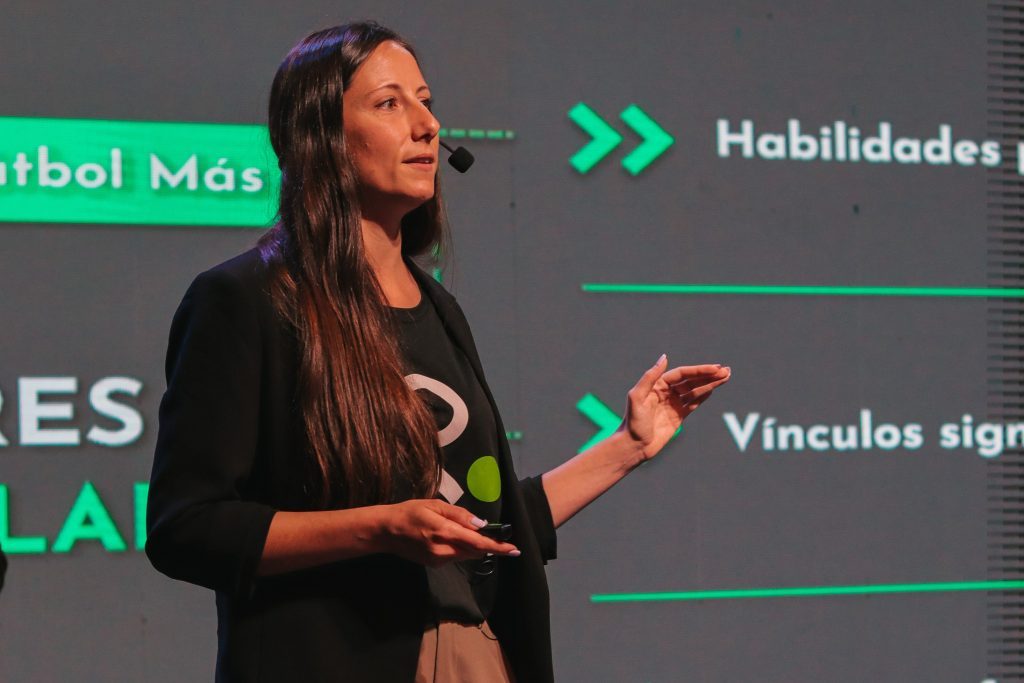 Fútbol Más participa en el MOVE Congress en Brasil y expone en panel sobre deporte y comunidad